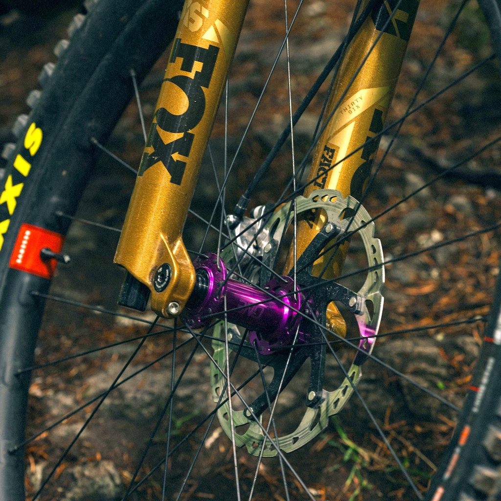 OneUp Gallery 17 - OneUpComponents_FrontHub_OnBike_4_c4ffab0f-83ec-4aa6-bfd9-ec2400231f63.jpg