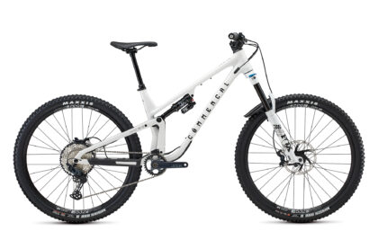 META V5 ESSENTIAL PURE WHITE