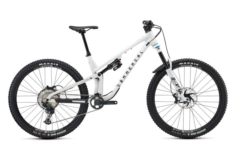 META V5 ESSENTIAL PURE WHITE