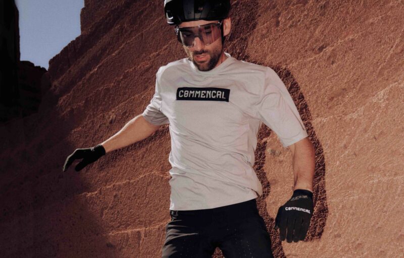 JERSEY COMMENCAL LIGHTECH MANGA CORTA CORPORATE GREY
