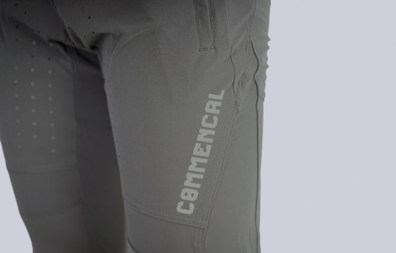 PANTALÓN DE ENDURO COMMENÇAL GRIS - Imagen 7