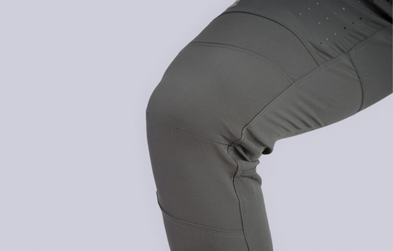 PANTALÓN DE ENDURO COMMENÇAL GRIS - Imagen 3