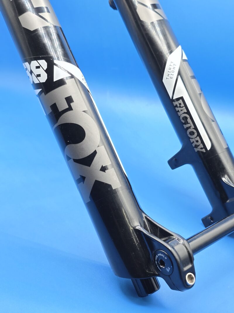 Suspensión Fox 38 Factory Kashima 2024 – Para Aros 29” - Imagen 4